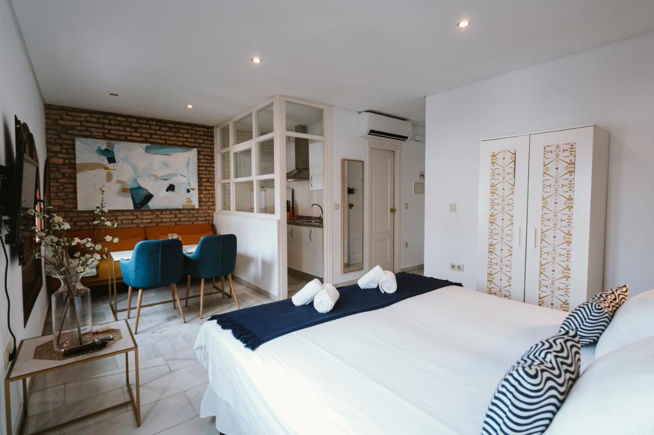 Complete Studio With Terrace - 1Bth- La Giralda Apartment Севиля Екстериор снимка